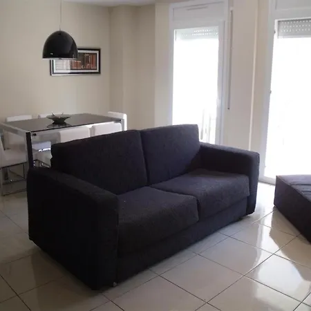 Drugstore A E Apartment *